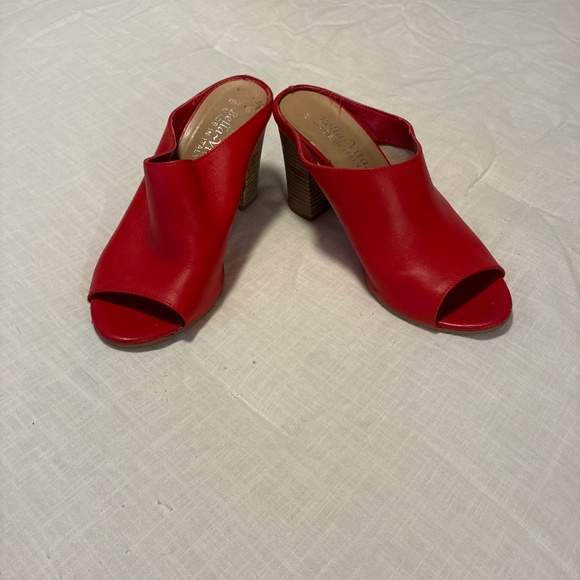 Shoes - Picture 2 of 6